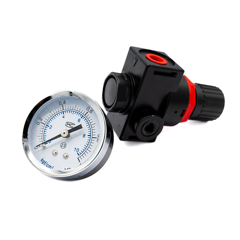 Регулятор давления INTERTOOL 1/4 металлический PT-1425 Регулятор давления INTERTOOL 1/4 металлический PT-1425